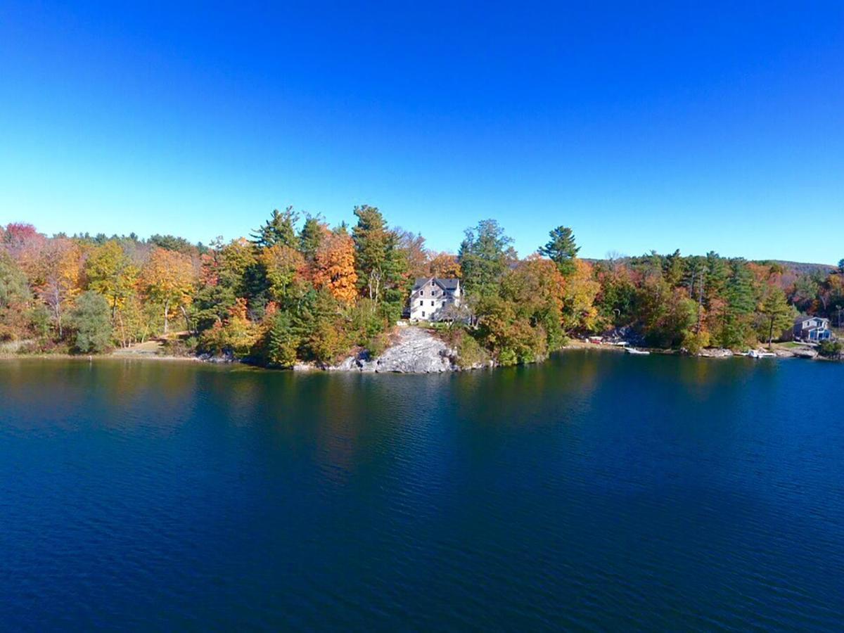Lakehouse Inn ลี ภายนอก รูปภาพ